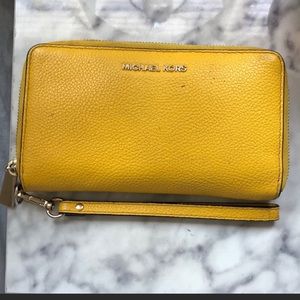 MICHAEL KORS wrist wallet